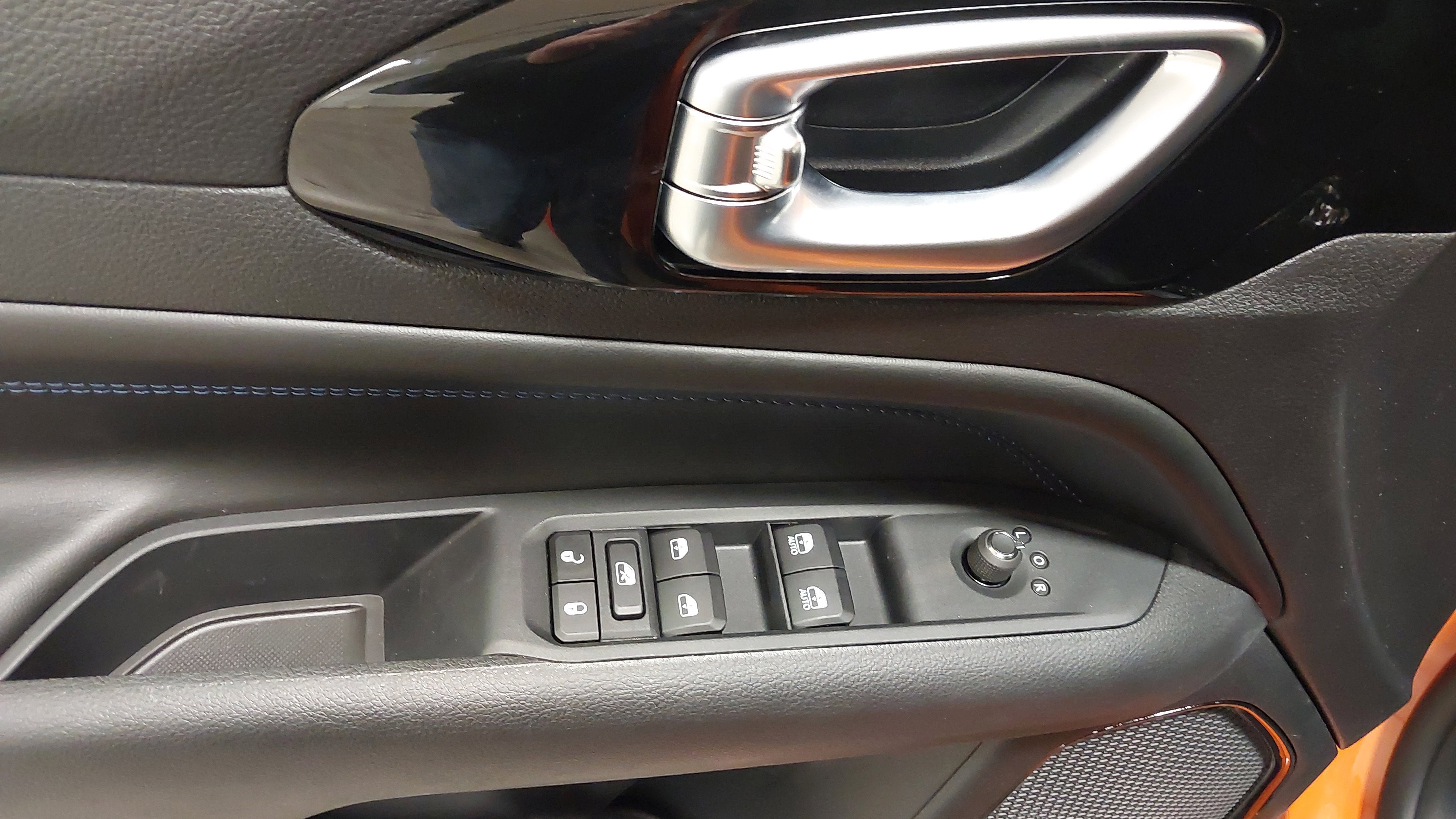 New 2026 Jeep Compass Latitude AWD/4WD image 25