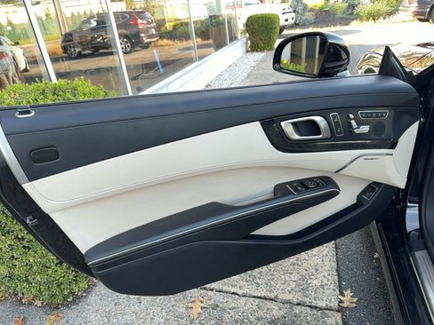 Used 2013 Mercedes-Benz SL 550 image 17