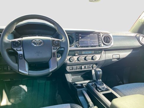 Used 2022 Toyota Tacoma TRD Off-Road w/ Technology Package image 23