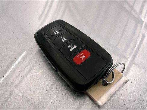 Used 2023 Toyota Camry XSE image 9