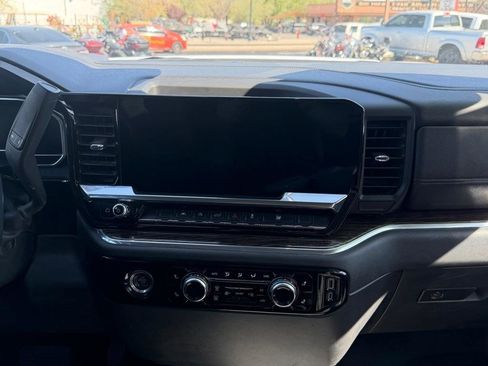 Used 2023 GMC Sierra 1500 SLE image 15