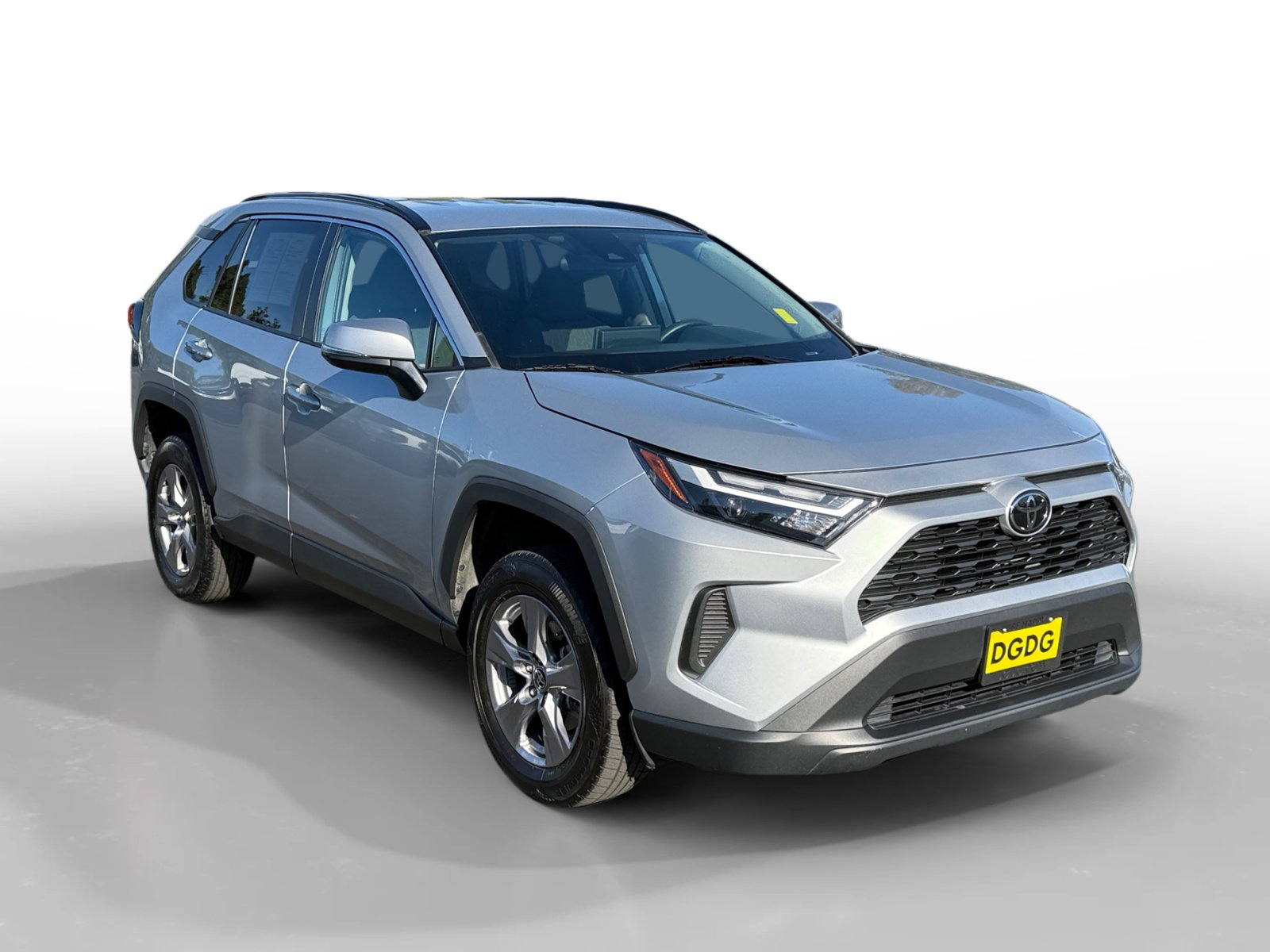 Used 2025 Toyota RAV4 XLE FWD image 7