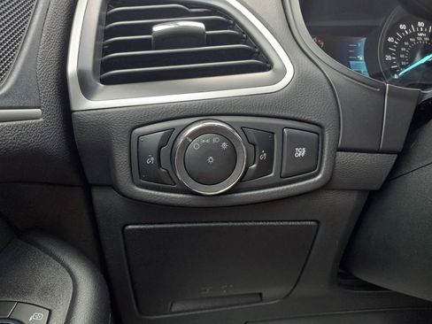 Used 2024 Ford Edge SEL image 22