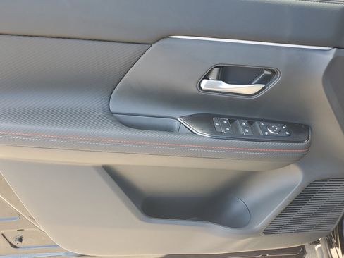 New 2026 Nissan Kicks SR FWD image 12