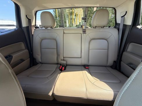 Used 2016 GMC Canyon SLT RWD image 3