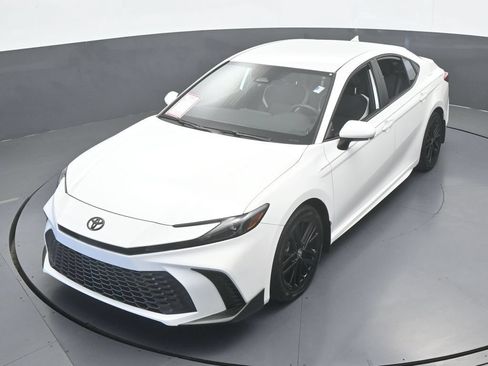 Used 2026 Toyota Camry SE FWD image 50