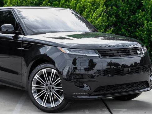 New 2026 Land Rover Range Rover Sport Dynamic SE AWD/4WD image 9