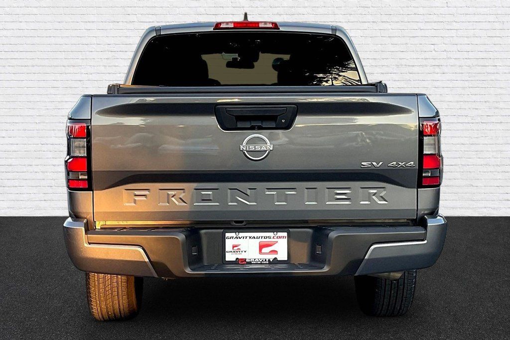 Used 2023 Nissan Frontier SV AWD/4WD image 5