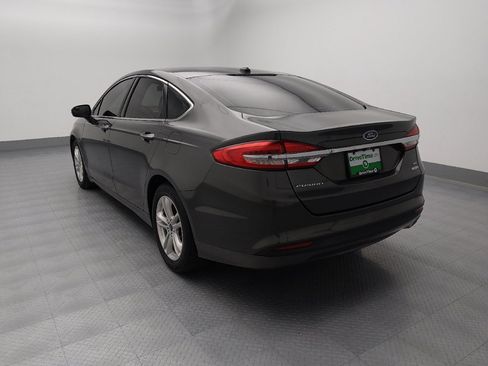 Used 2018 Ford Fusion SE w/ Fusion SE Technology Package image 5