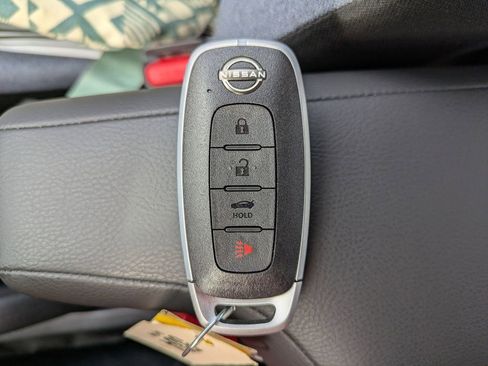 New 2025 Nissan Versa SV w/ Trunk Package FWD image 25