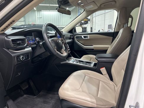Certified 2024 Ford Explorer XLT w/ Equipment Group 202A AWD/4WD image 11