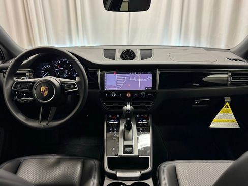 Used 2026 Porsche Macan AWD/4WD image 12