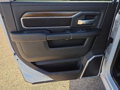Used 2024 RAM 2500 Laramie image 22
