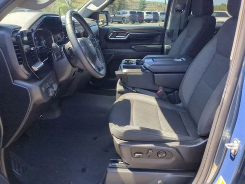 Used 2024 Chevrolet Silverado 1500 LT AWD/4WD image 14