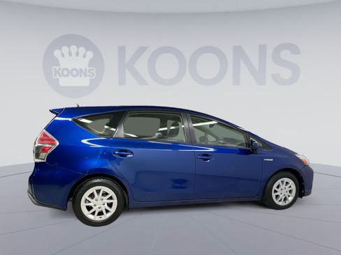 Used 2017 Toyota Prius V Three image 13