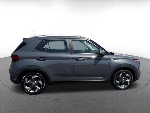 Used 2026 Hyundai Venue SEL FWD image 13