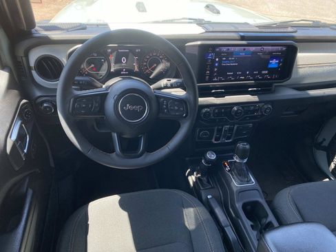 Used 2024 Jeep Wrangler Unlimited Sport AWD/4WD image 18