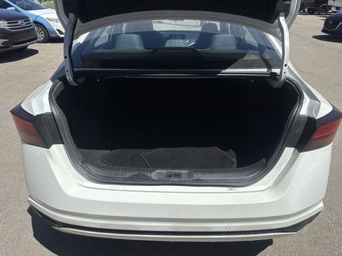 Used 2024 Nissan Altima 2.5 S FWD image 19