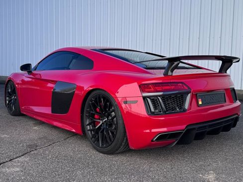 Used 2017 Audi R8 V10 w/ Carbon Exterior Package image 2