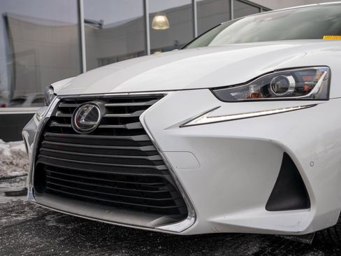 Used 2017 Lexus IS 200t image 39