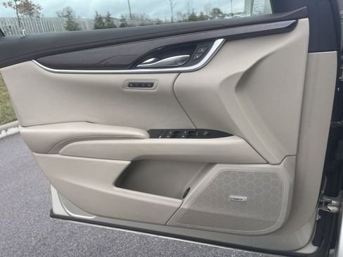 Used 2016 Cadillac XTS Luxury w/ Driver Awareness Package image 24