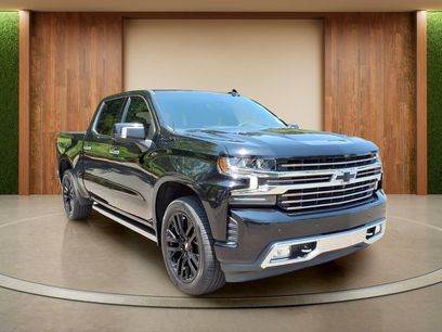 Certified 2022 Chevrolet Silverado 1500 High Country w/ Technology Package