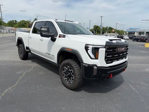 Used 2024 GMC Sierra 2500 AT4X image 4