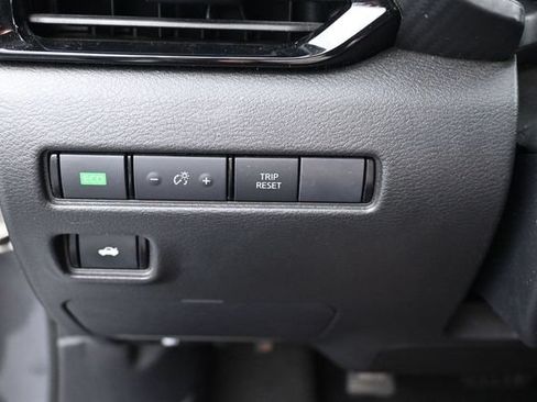 Used 2024 Nissan Sentra SV FWD image 19