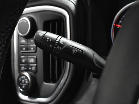 Used 2019 Chevrolet Silverado 1500 High Country w/ High Country Premium Package AWD/4WD image 14