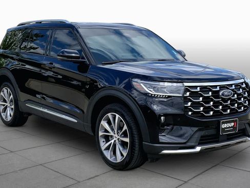 Used 2025 Ford Explorer Platinum w/ Ultimate Package AWD/4WD image 2