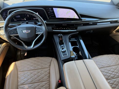 Certified 2022 Cadillac Escalade Premium Luxury w/ Performance Package image 13