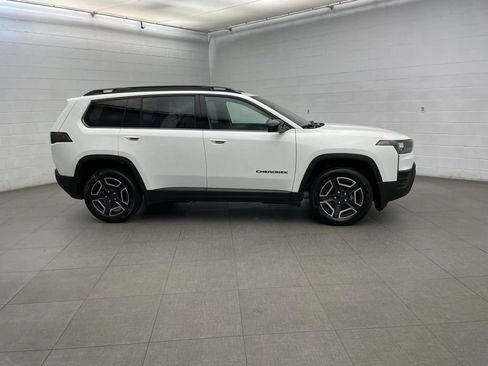 New 2026 Jeep Cherokee Laredo AWD/4WD image 2