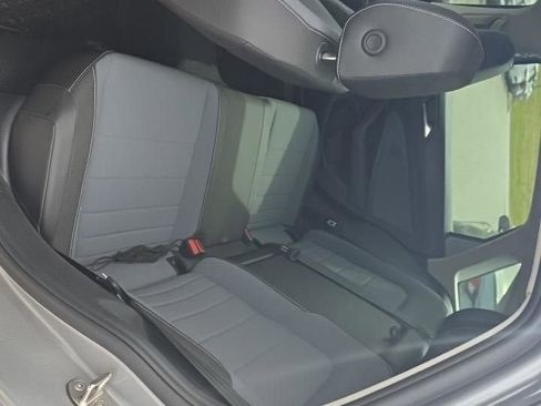 Used 2025 Volkswagen Jetta SE w/ Sunroof Package image 8