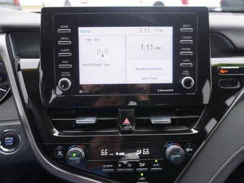 Used 2023 Toyota Camry SE image 15