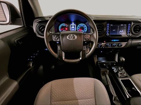 Used 2022 Toyota Tacoma SR AWD/4WD image 5