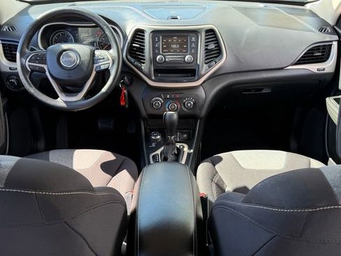 Used 2015 Jeep Cherokee Sport image 23