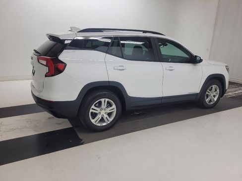 Used 2022 GMC Terrain SLE w/ Driver Convenience Package FWD image 10
