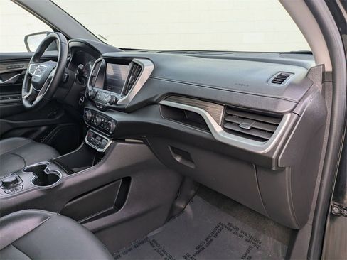 Used 2024 GMC Terrain SLT image 33