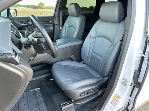 Used 2024 Buick Enclave Premium image 11