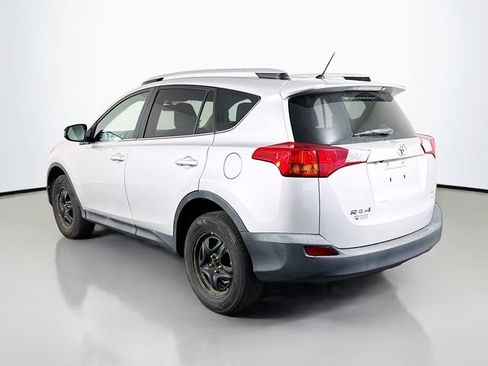 Used 2015 Toyota RAV4 LE w/ Four Season Floor Mat Package image 4