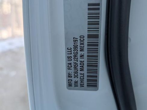 Used 2024 RAM 2500 Laramie w/ Night Edition image 26