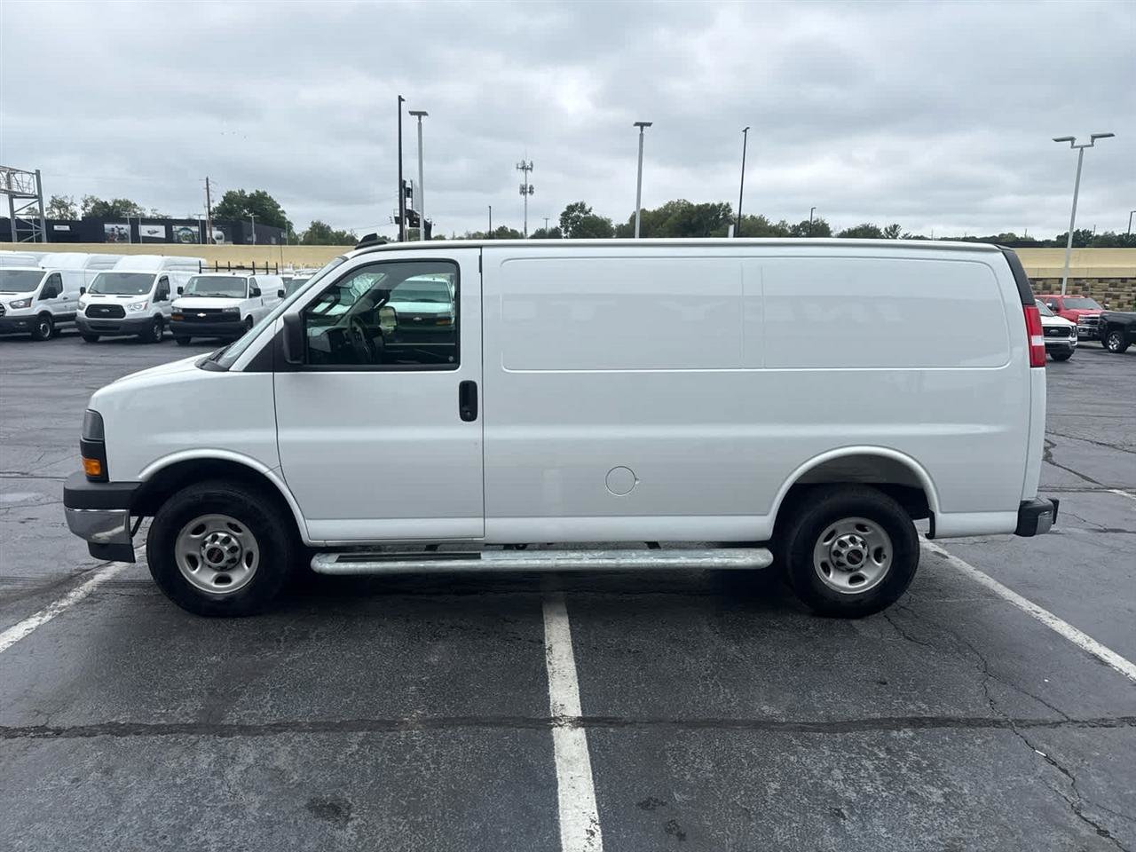 Used 2025 GMC Savana 2500 w/ Driver Convenience Package RWD image 5
