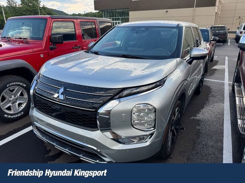 Used 2022 Mitsubishi Outlander SE AWD/4WD image 1