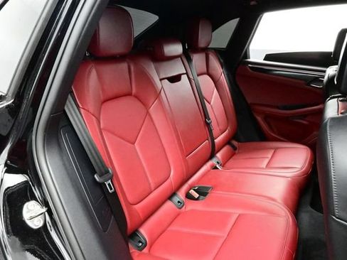 Certified 2023 Porsche Macan S AWD/4WD image 16