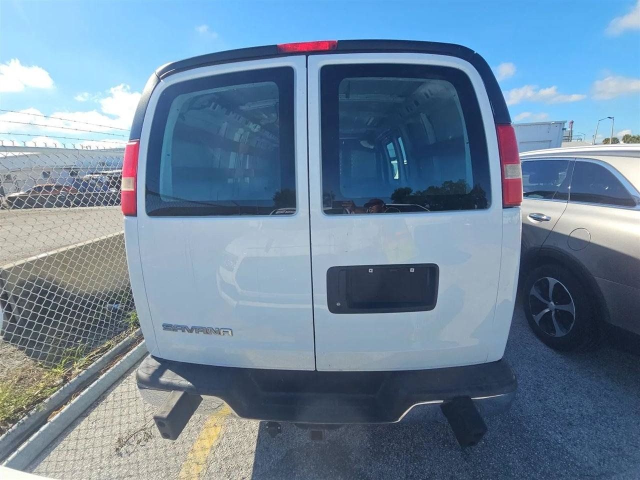 Used 2015 GMC Savana 2500 RWD image 5