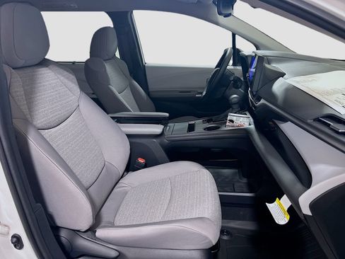 New 2026 Toyota Sienna LE FWD image 25