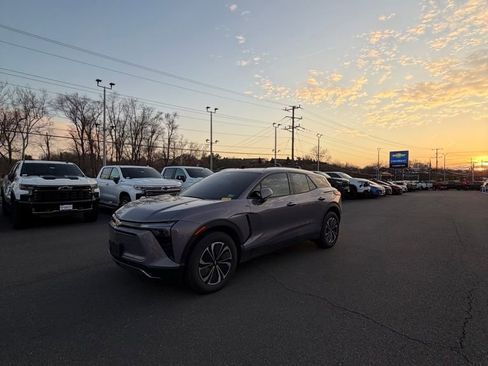 Used 2024 Chevrolet Blazer EV LT image 8