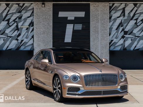 Used 2022 Bentley Flying Spur W12 image 1