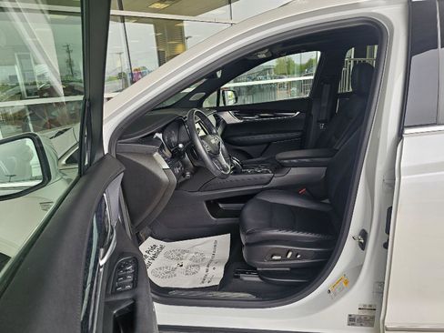 Used 2024 Cadillac XT5 Premium Luxury w/ Technology Package AWD/4WD image 19