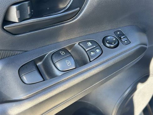 Certified 2022 Nissan Kicks S image 28